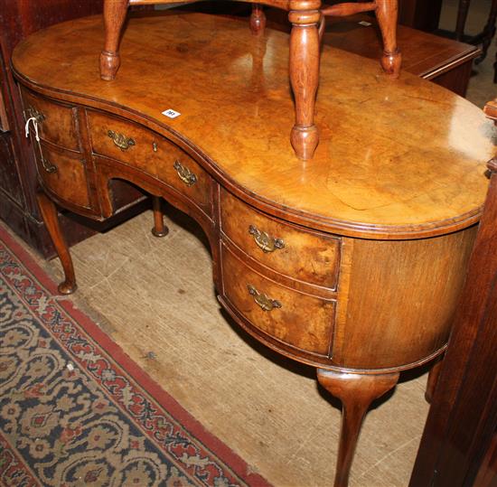 Queen Anne style walnut kidney-shaped dressing table